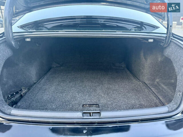 Черный Фольксваген Пассат, объемом двигателя 2.5 л и пробегом 247 тыс. км за 9200 $, фото 14 на Automoto.ua