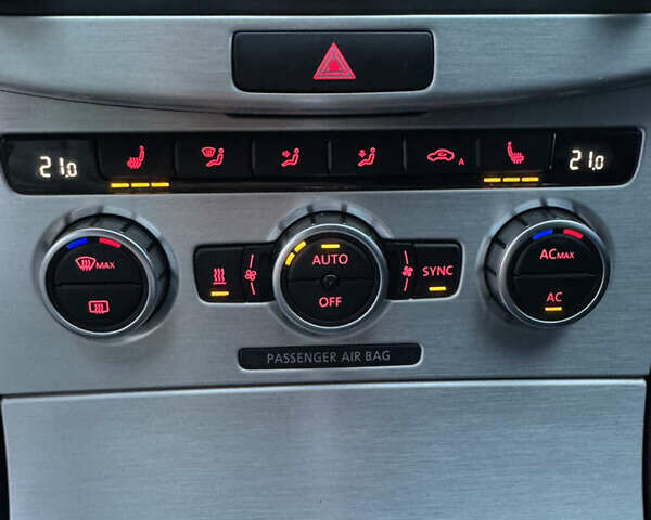 Фольксваген Пассат 2012 в Черновцах на Automoto.ua Черный Фольксваген Пассат, объемом двигателя 1.97 л и пробегом 220 тыс. км за 11200 $, фото 13 на Automoto.ua