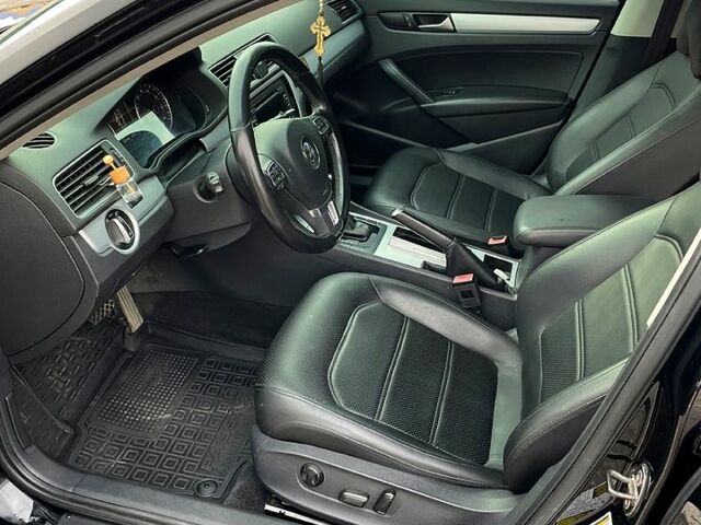 Черный Фольксваген Пассат, объемом двигателя 2.5 л и пробегом 237 тыс. км за 10300 $, фото 6 на Automoto.ua