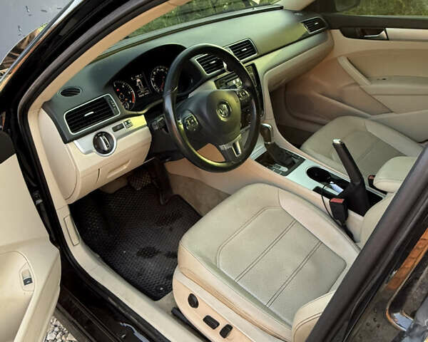 Черный Фольксваген Пассат, объемом двигателя 1.97 л и пробегом 270 тыс. км за 9500 $, фото 17 на Automoto.ua