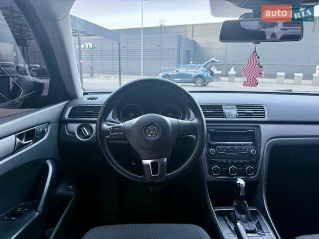 Черный Фольксваген Пассат, объемом двигателя 2.5 л и пробегом 247 тыс. км за 9200 $, фото 11 на Automoto.ua