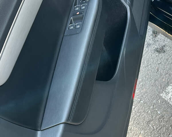 Черный Фольксваген Пассат, объемом двигателя 1.97 л и пробегом 267 тыс. км за 12299 $, фото 29 на Automoto.ua