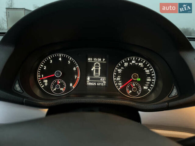 Черный Фольксваген Пассат, объемом двигателя 2.5 л и пробегом 189 тыс. км за 12700 $, фото 13 на Automoto.ua