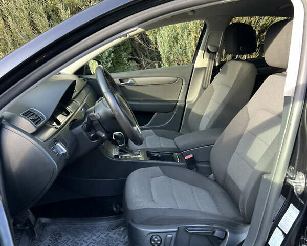 Черный Фольксваген Пассат, объемом двигателя 1.97 л и пробегом 228 тыс. км за 12000 $, фото 33 на Automoto.ua