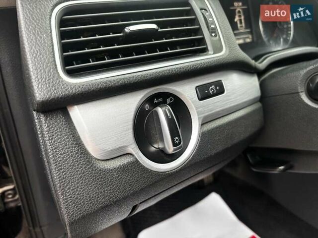 Черный Фольксваген Пассат, объемом двигателя 2.5 л и пробегом 246 тыс. км за 9690 $, фото 18 на Automoto.ua