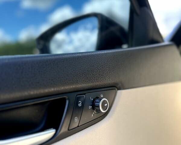 Черный Фольксваген Пассат, объемом двигателя 2.5 л и пробегом 240 тыс. км за 11400 $, фото 5 на Automoto.ua