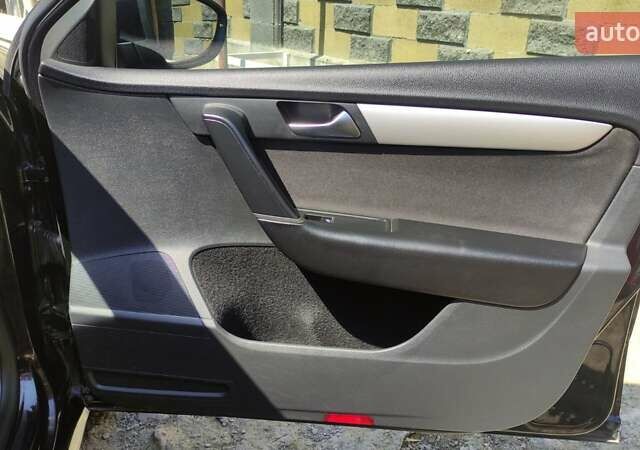 Черный Фольксваген Пассат, объемом двигателя 1.8 л и пробегом 197 тыс. км за 8750 $, фото 11 на Automoto.ua