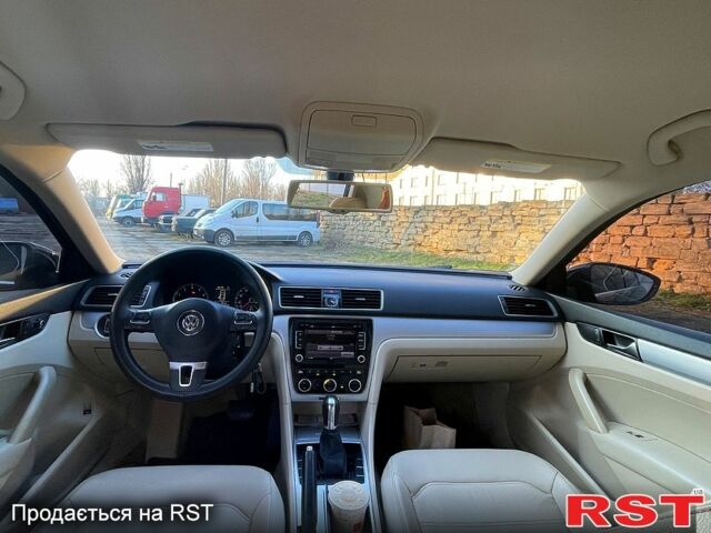 Черный Фольксваген Пассат, объемом двигателя 2.5 л и пробегом 201 тыс. км за 9900 $, фото 1 на Automoto.ua