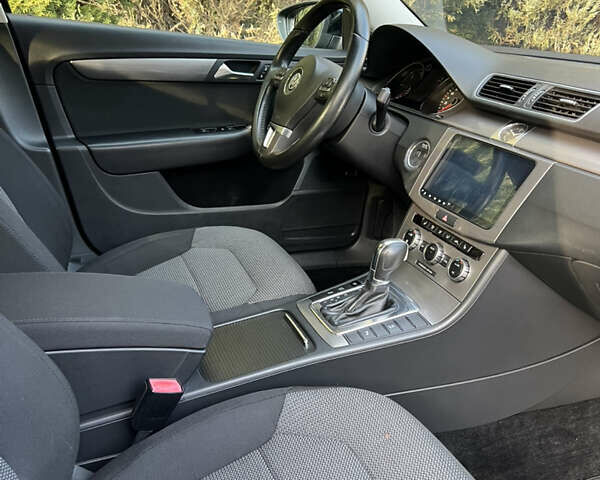 Черный Фольксваген Пассат, объемом двигателя 1.97 л и пробегом 228 тыс. км за 12000 $, фото 72 на Automoto.ua