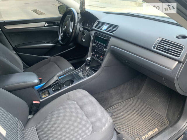 Чорний Фольксваген Пассат, об'ємом двигуна 2.48 л та пробігом 180 тис. км за 9000 $, фото 6 на Automoto.ua
