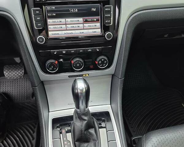 Черный Фольксваген Пассат, объемом двигателя 2.48 л и пробегом 250 тыс. км за 10500 $, фото 18 на Automoto.ua