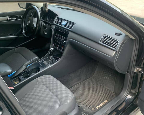 Чорний Фольксваген Пассат, об'ємом двигуна 2.48 л та пробігом 180 тис. км за 9000 $, фото 5 на Automoto.ua