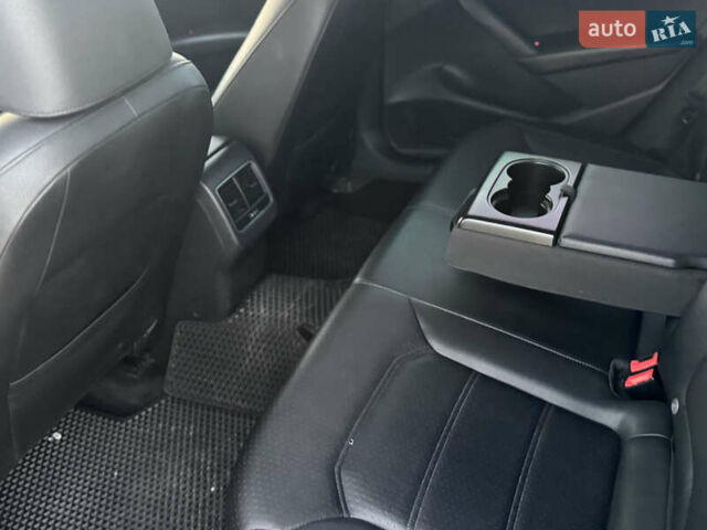 Фольксваген Пассат 2012 в Хмельницком на Automoto.ua Черный Фольксваген Пассат, объемом двигателя 2.48 л и пробегом 215 тыс. км за 10499 $, фото 16 на Automoto.ua