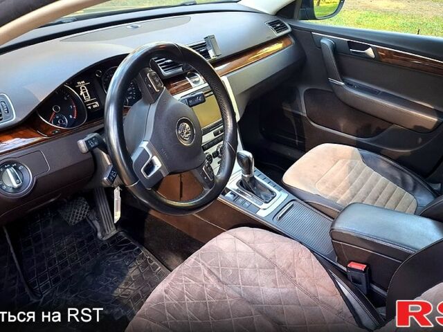 Чорний Фольксваген Пассат, об'ємом двигуна 1.8 л та пробігом 307 тис. км за 10500 $, фото 6 на Automoto.ua