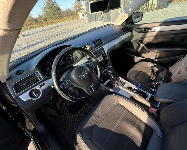 Фольксваген Пассат 2012 в Городке на Automoto.ua Черный Фольксваген Пассат, объемом двигателя 2.48 л и пробегом 288 тыс. км за 9300 $, фото 4 на Automoto.ua