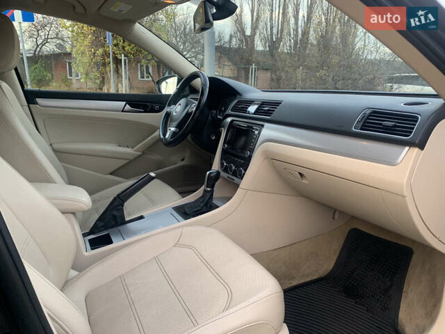 Чорний Фольксваген Пассат, об'ємом двигуна 2.5 л та пробігом 244 тис. км за 10500 $, фото 17 на Automoto.ua