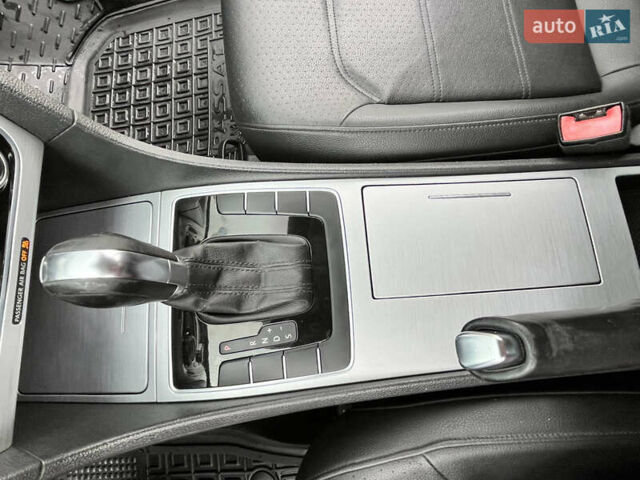 Чорний Фольксваген Пассат, об'ємом двигуна 2.48 л та пробігом 205 тис. км за 10900 $, фото 27 на Automoto.ua