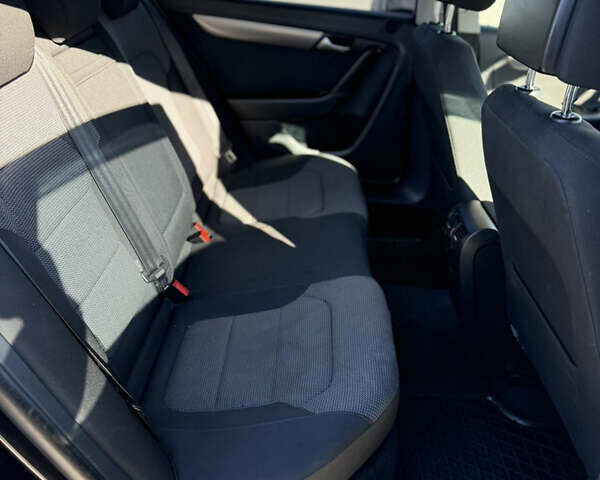 Чорний Фольксваген Пассат, об'ємом двигуна 2 л та пробігом 272 тис. км за 12999 $, фото 21 на Automoto.ua