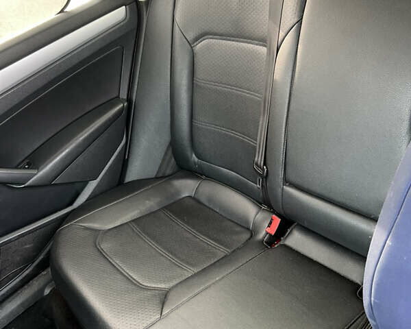 Чорний Фольксваген Пассат, об'ємом двигуна 2.5 л та пробігом 260 тис. км за 9500 $, фото 12 на Automoto.ua