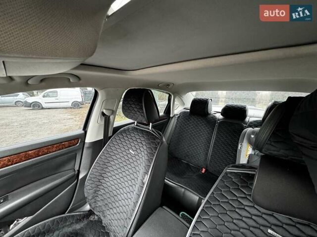 Чорний Фольксваген Пассат, об'ємом двигуна 2.48 л та пробігом 238 тис. км за 9800 $, фото 13 на Automoto.ua