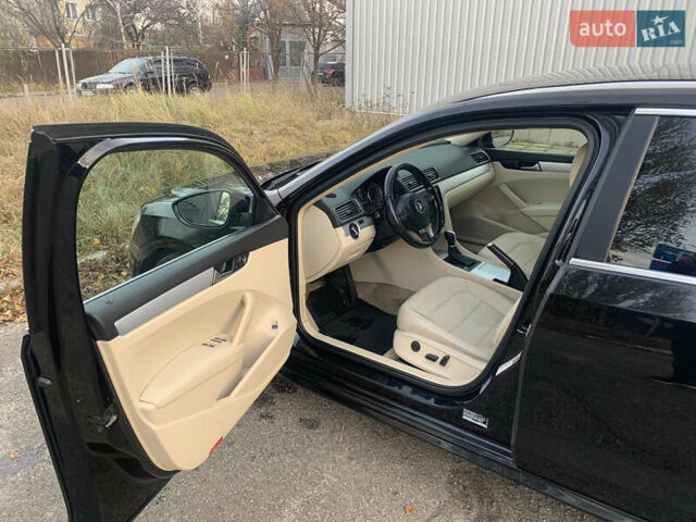 Чорний Фольксваген Пассат, об'ємом двигуна 2.5 л та пробігом 244 тис. км за 10500 $, фото 8 на Automoto.ua