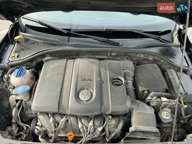 Чорний Фольксваген Пассат, об'ємом двигуна 2.5 л та пробігом 260 тис. км за 9500 $, фото 22 на Automoto.ua