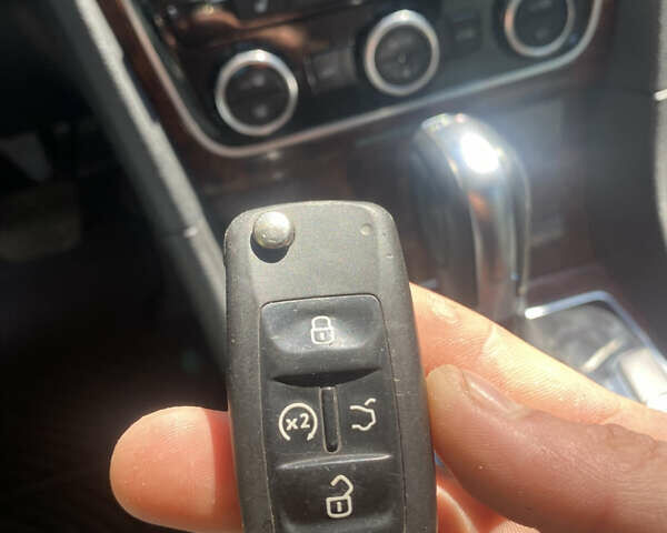 Фольксваген Пассат 2012 у Умани на Automoto.ua Чорний Фольксваген Пассат, об'ємом двигуна 1.97 л та пробігом 198 тис. км за 12400 $, фото 7 на Automoto.ua