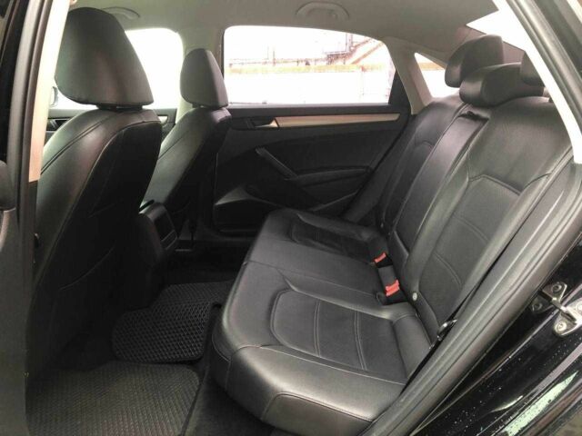 Чорний Фольксваген Пассат, об'ємом двигуна 0 л та пробігом 329 тис. км за 8490 $, фото 11 на Automoto.ua