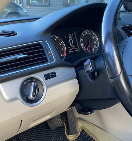 Черный Фольксваген Пассат, объемом двигателя 2.5 л и пробегом 248 тыс. км за 9100 $, фото 16 на Automoto.ua