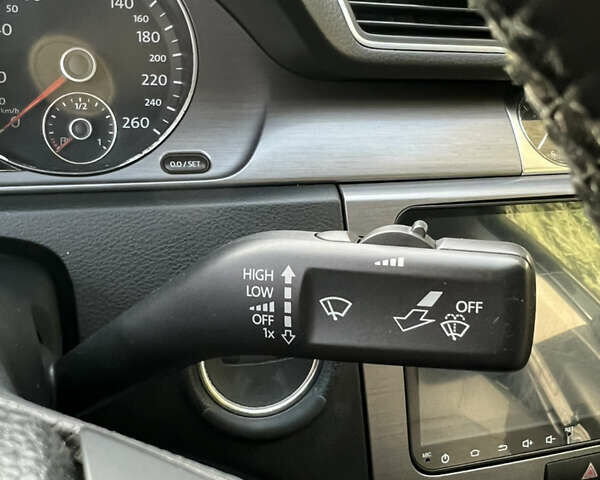 Черный Фольксваген Пассат, объемом двигателя 1.97 л и пробегом 228 тыс. км за 12000 $, фото 42 на Automoto.ua