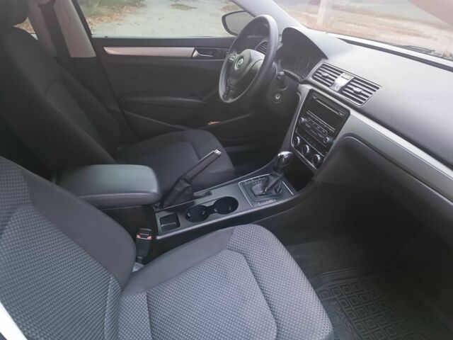 Черный Фольксваген Пассат, объемом двигателя 2.5 л и пробегом 229 тыс. км за 10350 $, фото 13 на Automoto.ua