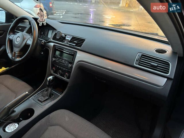 Черный Фольксваген Пассат, объемом двигателя 2.5 л и пробегом 302 тыс. км за 7700 $, фото 30 на Automoto.ua
