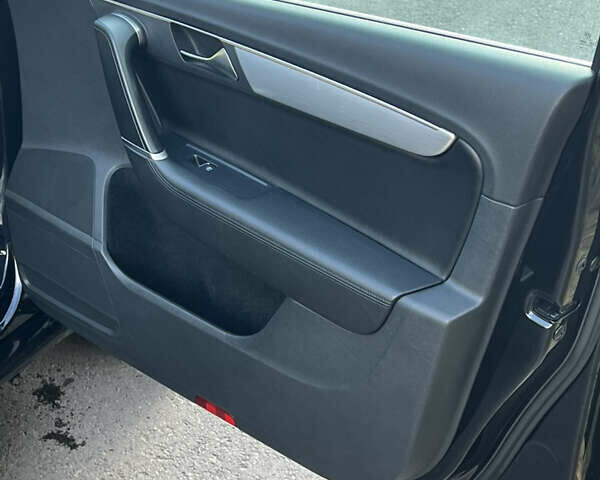 Черный Фольксваген Пассат, объемом двигателя 1.97 л и пробегом 267 тыс. км за 12299 $, фото 36 на Automoto.ua