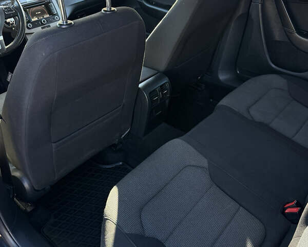 Чорний Фольксваген Пассат, об'ємом двигуна 2 л та пробігом 272 тис. км за 12999 $, фото 19 на Automoto.ua