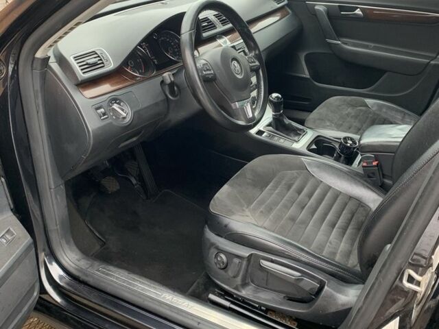 Черный Фольксваген Пассат, объемом двигателя 2 л и пробегом 152 тыс. км за 14000 $, фото 6 на Automoto.ua