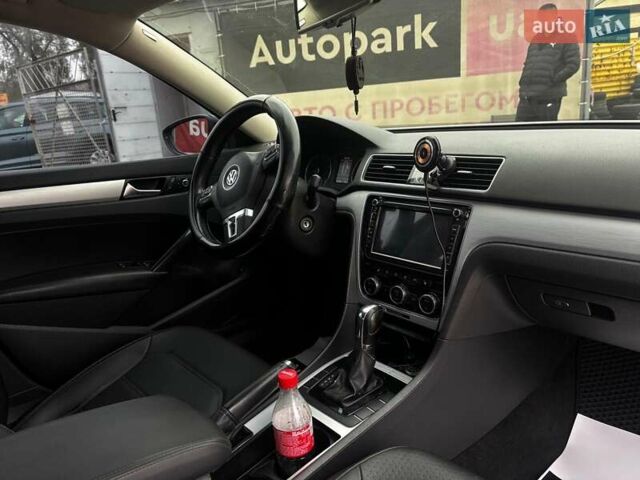 Черный Фольксваген Пассат, объемом двигателя 2.5 л и пробегом 246 тыс. км за 9690 $, фото 16 на Automoto.ua