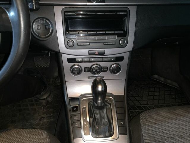 Черный Фольксваген Пассат, объемом двигателя 1.8 л и пробегом 200 тыс. км за 8500 $, фото 8 на Automoto.ua