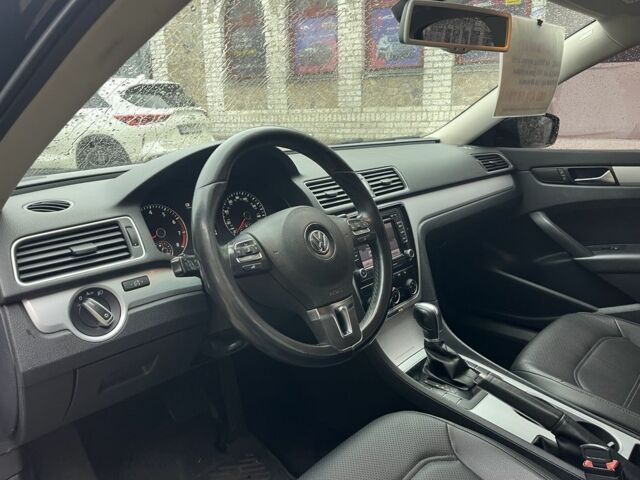 Черный Фольксваген Пассат, объемом двигателя 2.5 л и пробегом 193 тыс. км за 10500 $, фото 11 на Automoto.ua