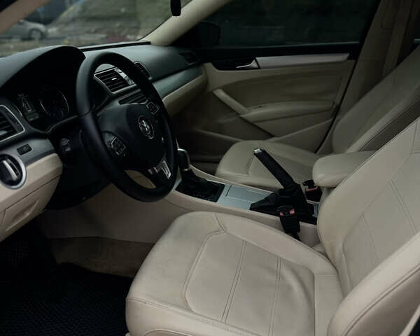 Черный Фольксваген Пассат, объемом двигателя 2.5 л и пробегом 174 тыс. км за 10500 $, фото 19 на Automoto.ua