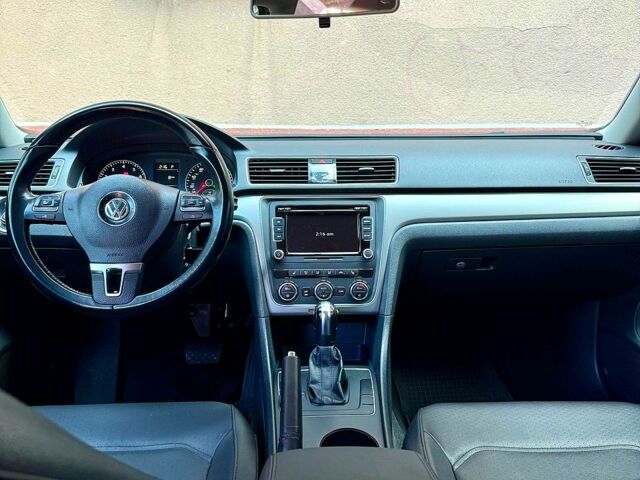 Черный Фольксваген Пассат, объемом двигателя 2.5 л и пробегом 181 тыс. км за 8800 $, фото 6 на Automoto.ua