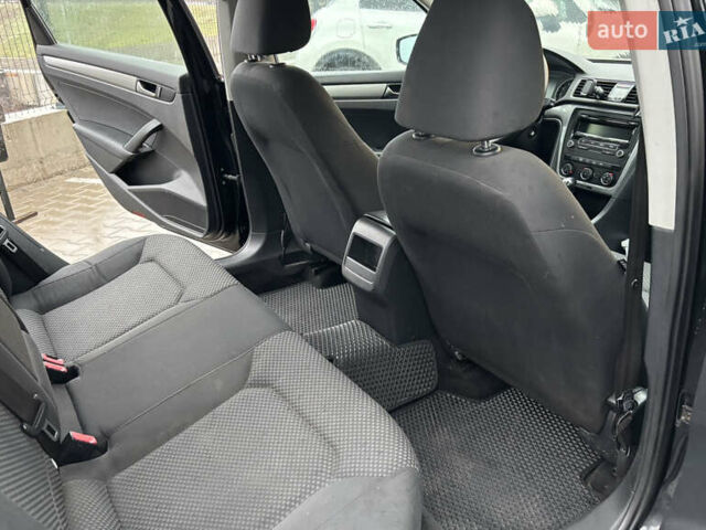 Черный Фольксваген Пассат, объемом двигателя 2.5 л и пробегом 302 тыс. км за 7700 $, фото 14 на Automoto.ua