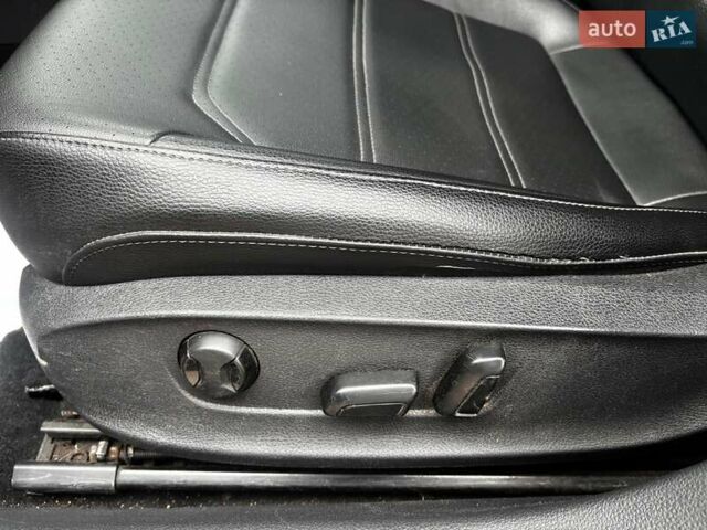 Черный Фольксваген Пассат, объемом двигателя 2.5 л и пробегом 246 тыс. км за 9690 $, фото 19 на Automoto.ua