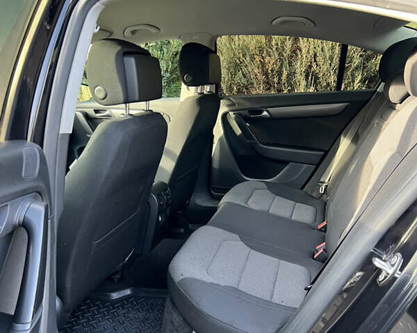 Чорний Фольксваген Пассат, об'ємом двигуна 1.97 л та пробігом 228 тис. км за 12000 $, фото 68 на Automoto.ua