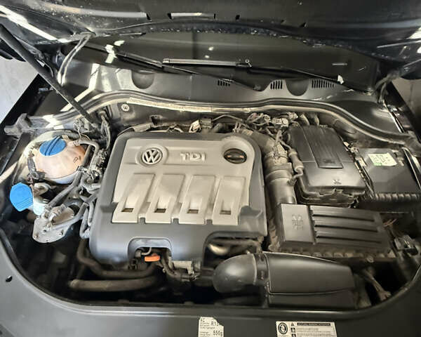 Чорний Фольксваген Пассат, об'ємом двигуна 2 л та пробігом 272 тис. км за 12999 $, фото 23 на Automoto.ua