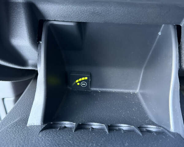 Черный Фольксваген Пассат, объемом двигателя 2.48 л и пробегом 203 тыс. км за 10200 $, фото 13 на Automoto.ua