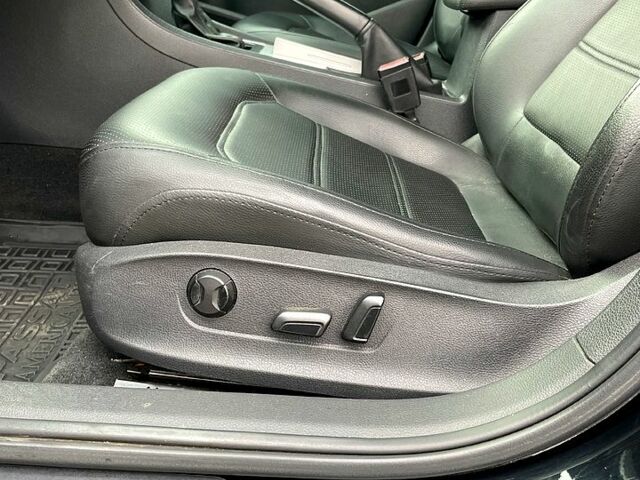 Черный Фольксваген Пассат, объемом двигателя 2.5 л и пробегом 237 тыс. км за 10300 $, фото 9 на Automoto.ua