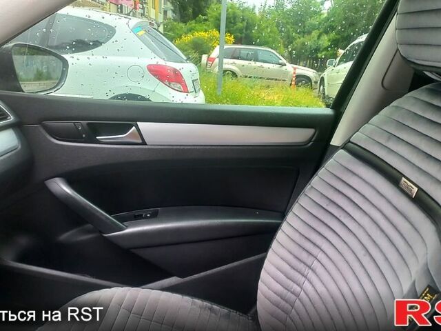 Черный Фольксваген Пассат, объемом двигателя 2.5 л и пробегом 288 тыс. км за 9300 $, фото 7 на Automoto.ua