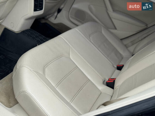 Чорний Фольксваген Пассат, об'ємом двигуна 2.48 л та пробігом 260 тис. км за 9000 $, фото 18 на Automoto.ua