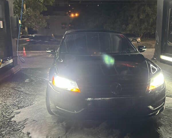 Фольксваген Пассат 2012 в Хмельницком на Automoto.ua Черный Фольксваген Пассат, объемом двигателя 2.48 л и пробегом 215 тыс. км за 10499 $, фото 21 на Automoto.ua