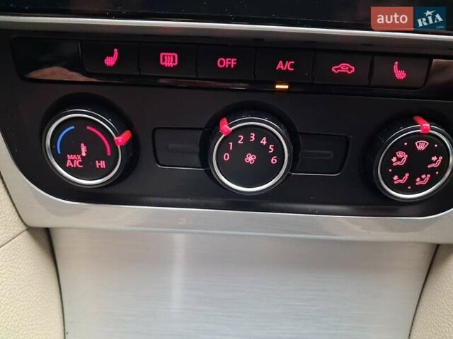 Черный Фольксваген Пассат, объемом двигателя 2.48 л и пробегом 183 тыс. км за 10500 $, фото 9 на Automoto.ua